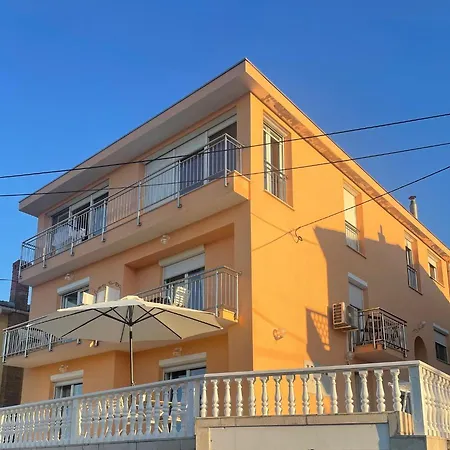 Apartment Moro *